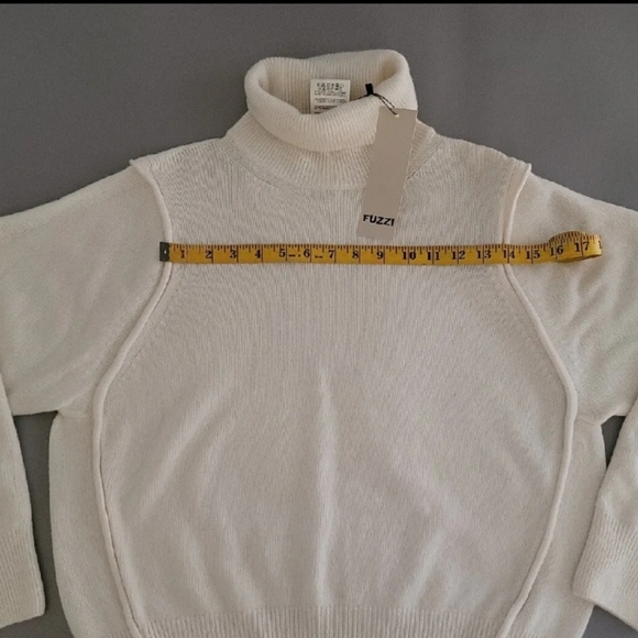 💫Fuzzi Soft White Turtleneck Sweater 💫 - Picture 7 of 9